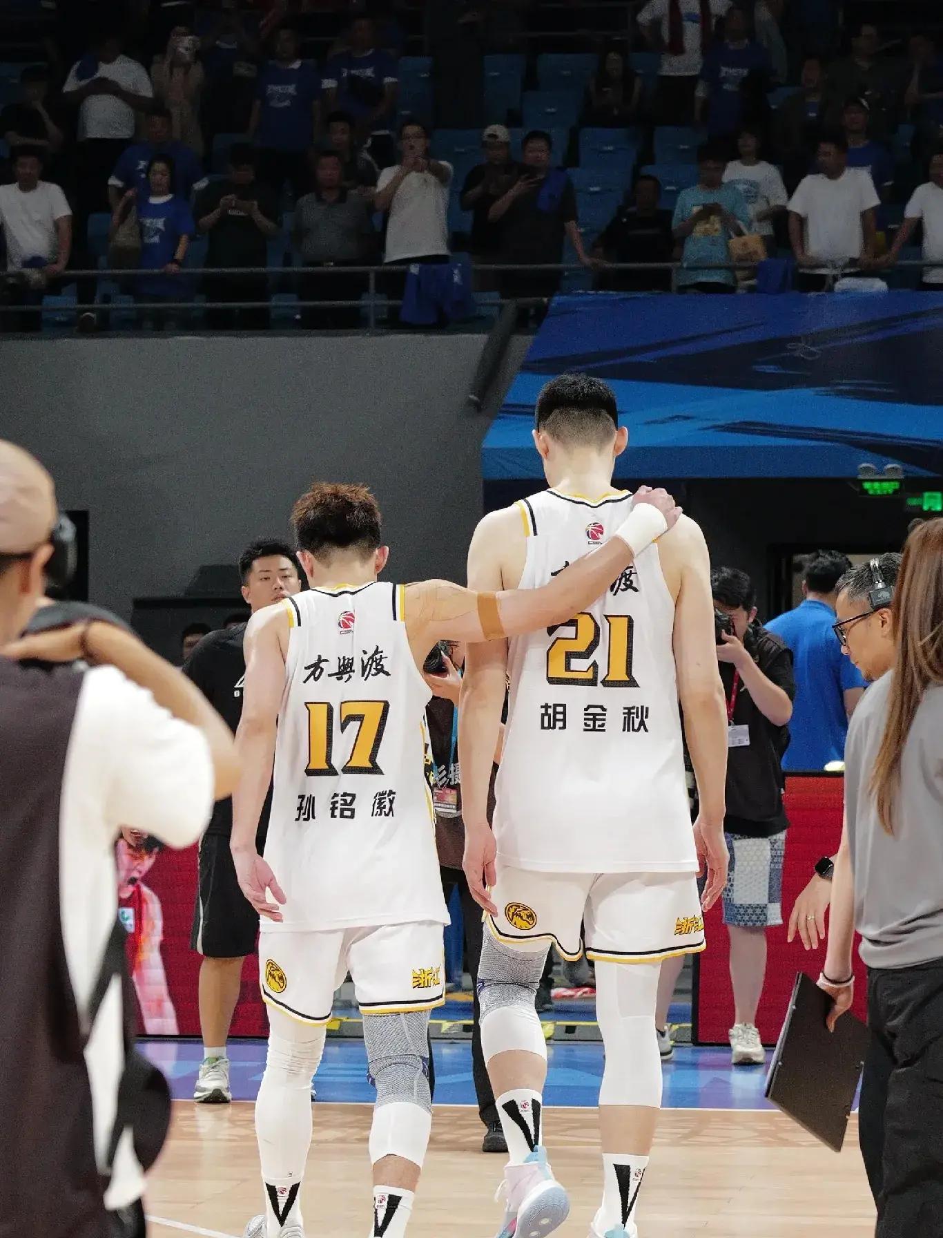 广厦男篮内部会议纪要流出：集结日更衣室发声；NBA总决赛使命明确；团队化学反应显著的简单介绍