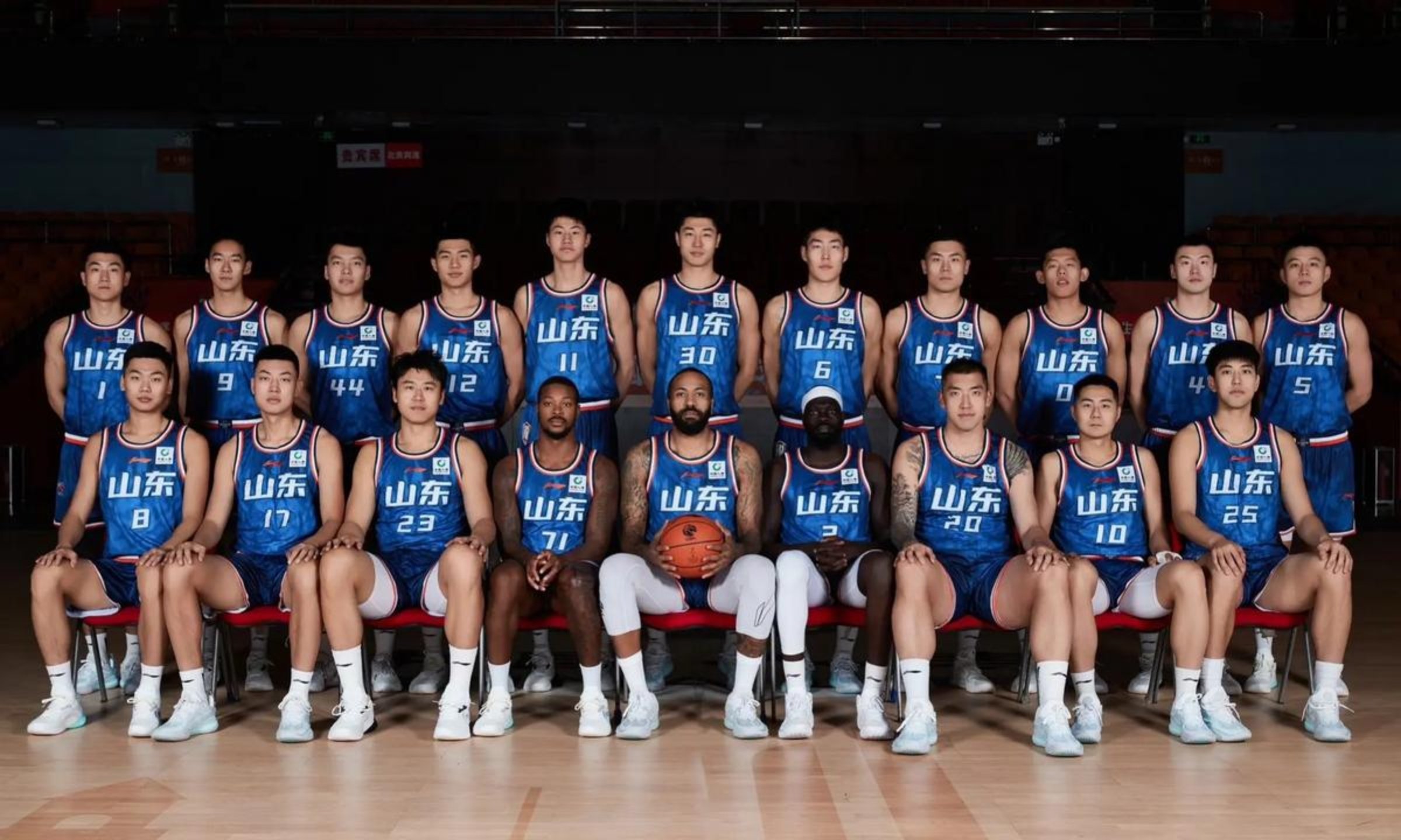 关于山东男篮发布备战花絮，转会期内部沟通，NBA常规赛任务艰巨，数据趋势出现新变化的信息