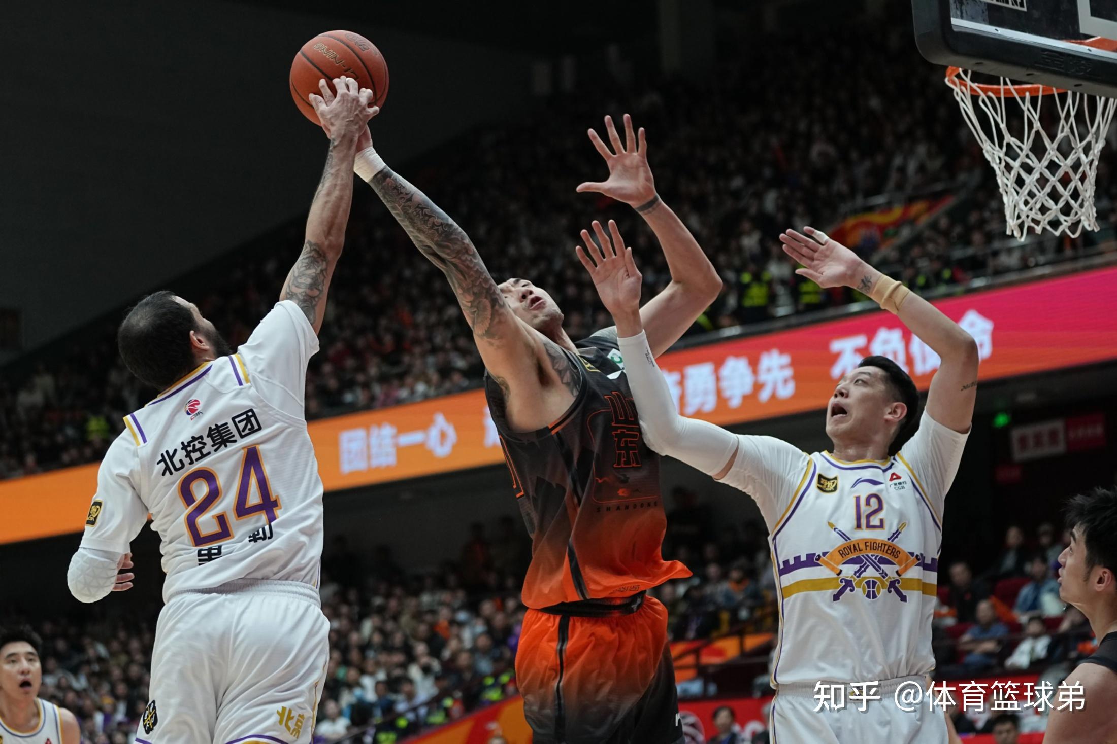 关于山东男篮发布备战花絮，转会期内部沟通，NBA常规赛任务艰巨，数据趋势出现新变化的信息