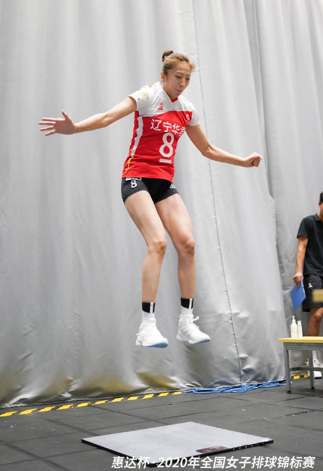 关于今晚体能课后，武汉三镇主帅复盘备战法国杯，态度坚定，高层口径保持一致的信息